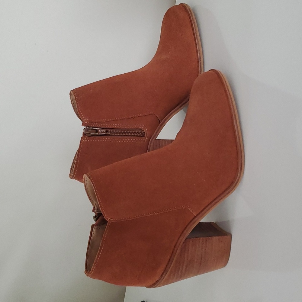 Kaanas Ankle Boot 6